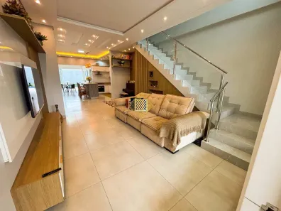 Sobrado com 3 Quartos à venda, 196m² no Jardim Gisela, Toledo