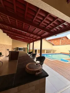 Casa com 3 Quartos à venda, 300m² no Jardim Petrópolis, Goiânia