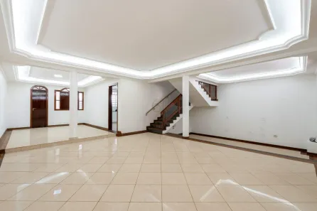Casa com 7 Quartos para alugar, 340m² no Taguatinga Norte, Brasília