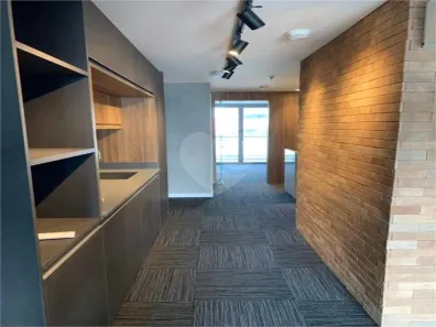 Sala Comercial à venda, 39m² no Santo Amaro, São Paulo