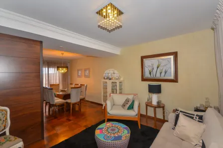 Sobrado com 3 Quartos à venda, 199m² no Xaxim, Curitiba