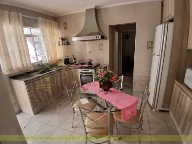 Casa com 2 Quartos à venda, 175m² no Cidade Jardim, Jundiaí