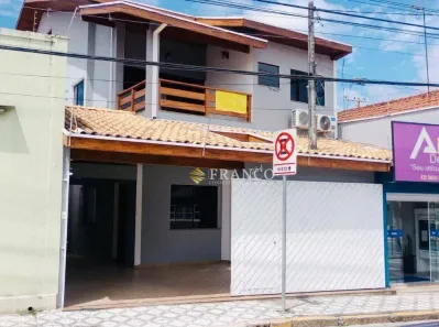 Sobrado com 5 Quartos para venda ou aluguel, 225m² no Centro, Taubaté