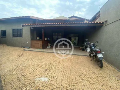 Casa com 3 Quartos à venda, 111m² no Jardim Ramos, Barretos