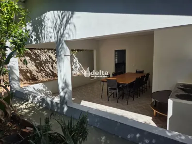Casa com 3 Quartos à venda, 300m² no Pampulha, Uberlândia