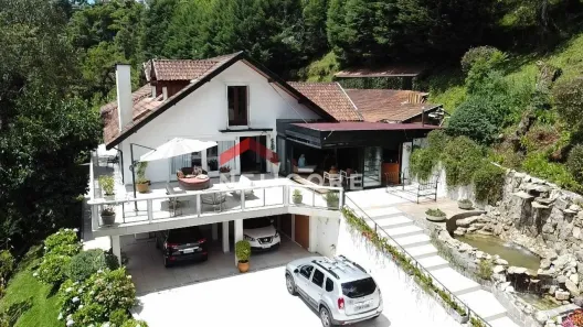 Casa com 5 Quartos à venda, 498m² no Alto do Capivari, Campos do Jordão
