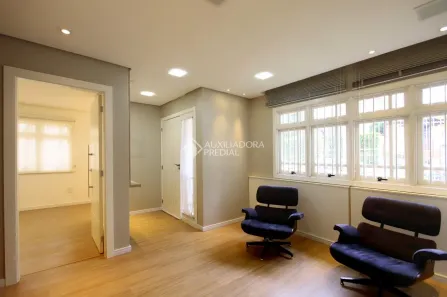 Casa com 3 Quartos à venda, 360m² no Jardim Itu, Porto Alegre