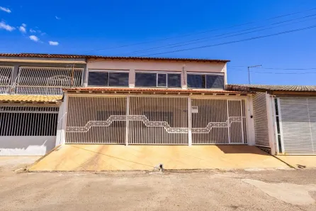 Sobrado com 4 Quartos à venda, 250m² no Ceilândia Norte, Brasília