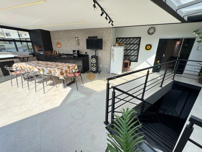 Casa com 3 quartos — Santa Branca, Belo Horizonte