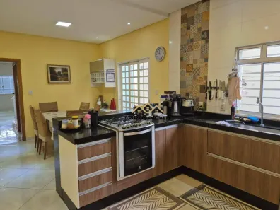 Casa com 3 Quartos à venda, 198m² no Jardim Tamoio, Jundiaí