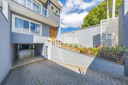 Sobrado com 4 Quartos à venda, 256m² no Pilarzinho, Curitiba