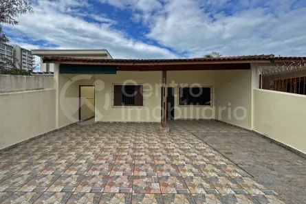 Casa com 2 Quartos à venda, 177m² no Centro, Peruíbe