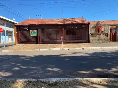 Casa com 3 Quartos à venda, 400m² no Setor Leste, Brasília