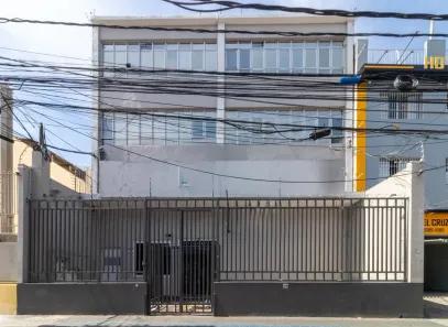 Prédio Comercial para alugar, 1051m² no Canindé, São Paulo