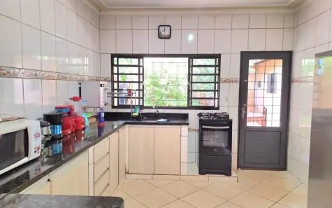 Casa com 3 Quartos à venda, 207m² no Vila Marcos Roberto, Campo Grande