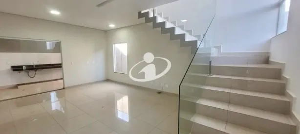 Casa com 3 Quartos para alugar, 160m² no Laranjeiras, Uberlândia