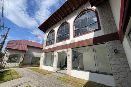 Ponto Comercial para alugar, 125m² no Penedo, Itatiaia