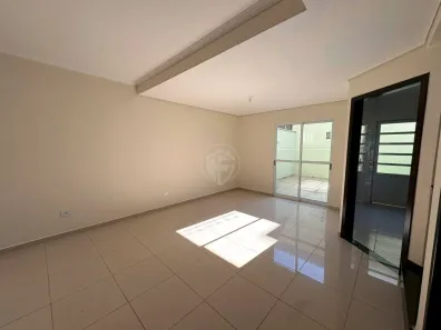 Sobrado com 4 Quartos para alugar, 148m² no Uberaba, Curitiba