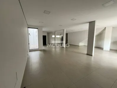 Prédio Comercial com 3 Quartos à venda, 432m² no Jardim das Palmeiras, Uberlândia