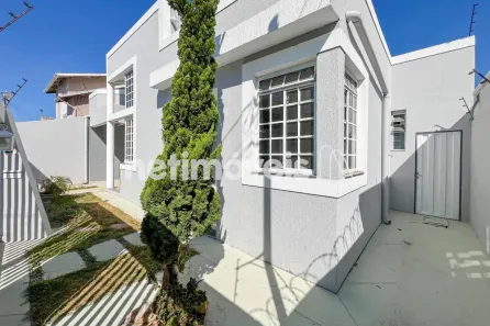 Casa com 3 Quartos para alugar, 231m² no Três Barras, Contagem