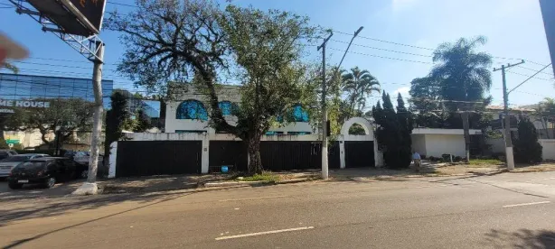 Prédio Comercial para alugar, 700m² no Jardim Everest, São Paulo