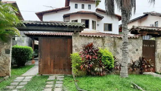 Casa com 4 Quartos à venda, 525m² no Camboinhas, Niterói