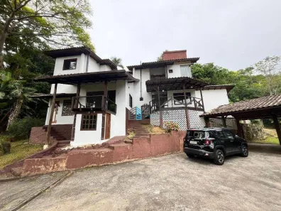 Casa com 4 Quartos à venda, 250m² no Córrego Grande, Florianópolis