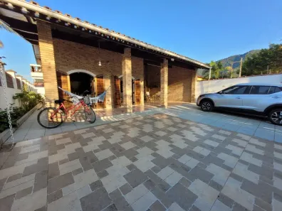 Sobrado com 5 Quartos à venda, 293m² no Maranduba, Ubatuba