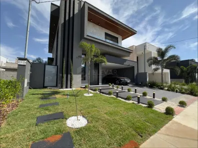Sobrado com 4 Quartos à venda, 230m² no Jardim Cristal, Aparecida de Goiânia