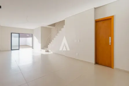 Sobrado com 3 Quartos à venda, 143m² no Costa e Silva, Joinville