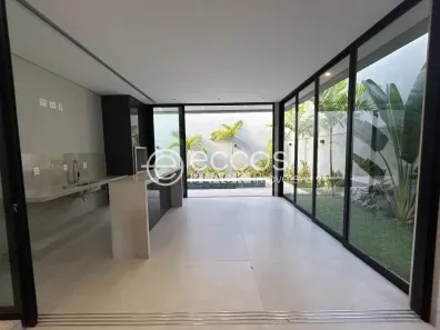 Casa de Condomínio com 3 Quartos à venda, 242m² no Granja Marileusa, Uberlândia