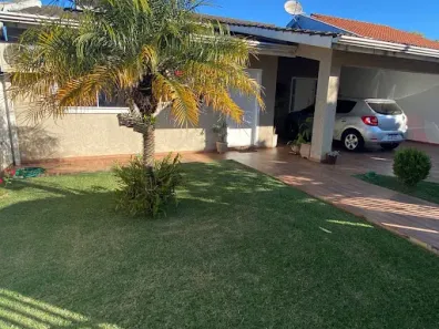 Casa com 3 Quartos à venda, 200m² no Maria Luiza, Cascavel