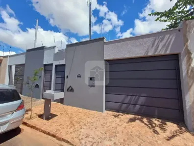 Casa com 3 Quartos à venda, 90m² no Jardim Brasília, Uberlândia