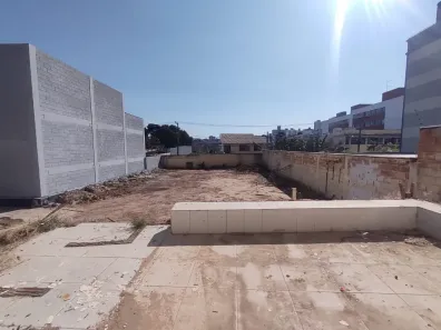 Lote/Terreno à venda, 378m² no Padre Eustáquio, Belo Horizonte