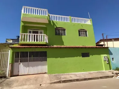 Sobrado com 3 Quartos à venda, 200m² no Vila São José, Brasília