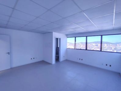Sala Comercial à venda, 28m² no Centro, Biguaçu