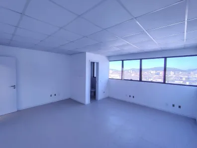 Sala Comercial à venda, 28m² no Centro, Biguaçu