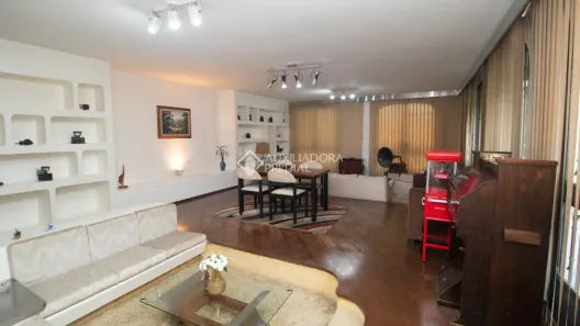 Sobrado com 4 Quartos para alugar, 551m² no Campestre, Santo André