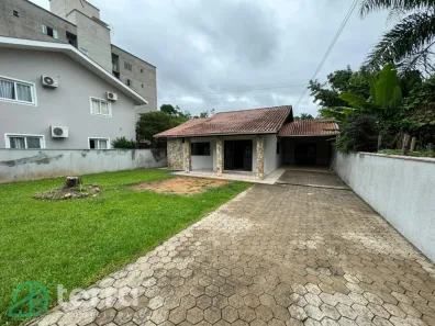 Casas à venda em Indaial, SC - Viva Real