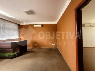 Ponto Comercial com 2 Quartos para alugar, 330m² no Centro, Uberlândia