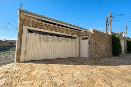 Casa com 4 Quartos à venda, 203m² no Parque Residencial Nova Franca, Franca