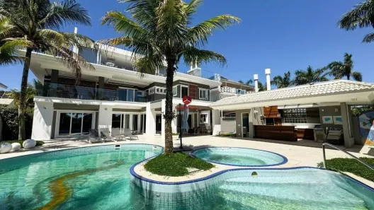 Casa com 6 Quartos à venda, 850m² no Jurerê Internacional, Florianópolis
