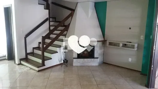 Casa com 3 Quartos à venda, 197m² no Cavalhada, Porto Alegre