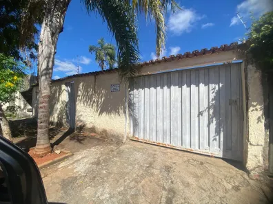 Casa com 3 Quartos à venda, 1041m² no Jardim América, Goiânia