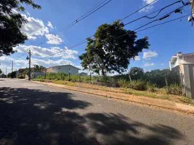Lote/Terreno à venda, 438m² no Bairro das Palmeiras, Campinas