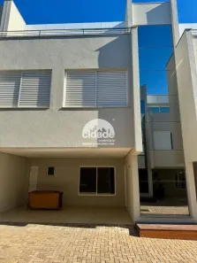 Sobrado com 2 Quartos à venda, 182m² no Pioneiros Catarinenses, Cascavel