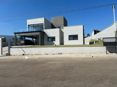 Casa de Condomínio com 4 Quartos à venda, 490m² no Rio Acima, Vargem