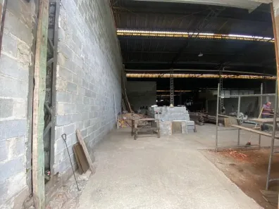 Ponto Comercial para alugar, 180m² no Aterrado, Volta Redonda