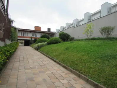 Casa com 5 Quartos para alugar, 445m² no Nossa Senhora de Lourdes, Caxias do Sul