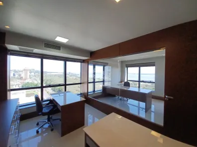Sala Comercial à venda, 63m² no Praia de Belas, Porto Alegre
